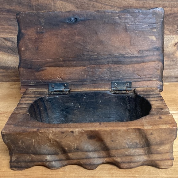 Ornately Carved Hand Crafted Wooden Box Made in Spain - Picture 5 of 10